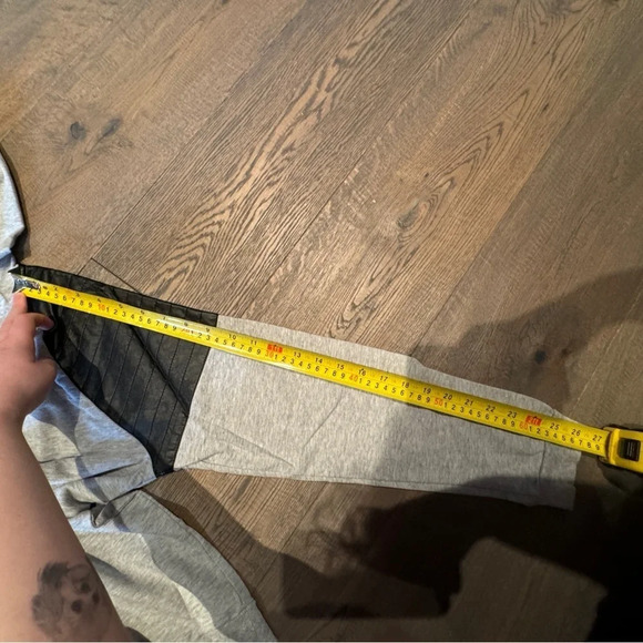 Forever 21 Faux Leather Quilted Shoulder 80s Style Hoodie Grey Black Women's L - Picture 5 of 10